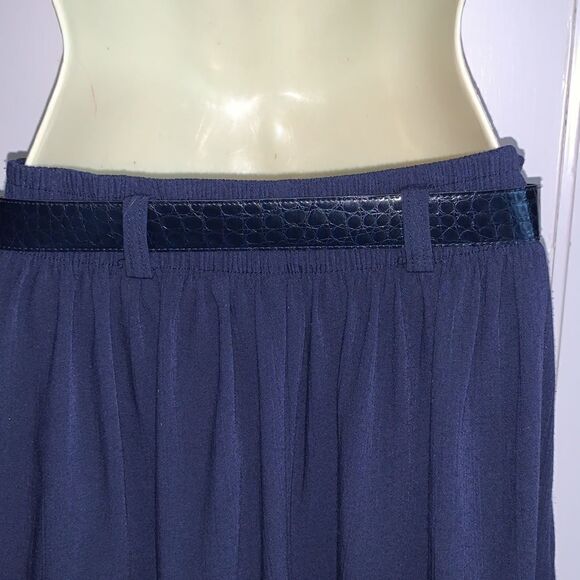 Vtg Briggs Petite navy blue full skirt with belt - Picture 6 of 9